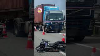 Download lagu 'Habil patut pulang beraya tapi hanya jenazah dibawa ke kampung' mp3