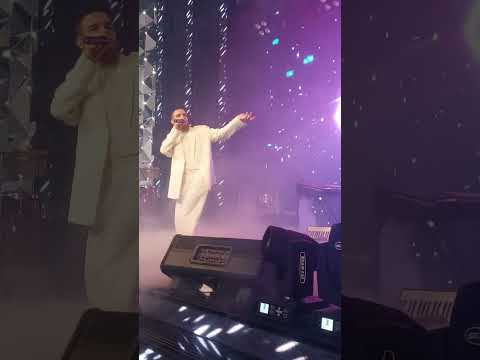 Elnur Hüseynov ilk dəfə toyda