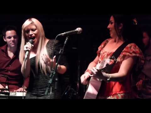 Kelly Moore & Adrhyana Rhibeiro - What's up "4 Non Blondes" | VERMONT ITAIM (15-05-15) BY LEH SANUTY