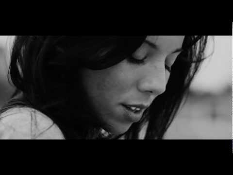 Julia - En dehors de tout ca.