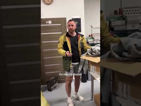 Filip / Embroo — Prečo investovať do firemného merchu