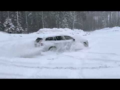 Volvo V60 T6 Snow drift