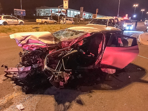 High speed head-on collision at Nelson Mandela & Du Plessis Roads intersection in Bloemfontein