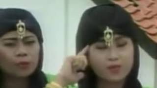 Download lagu qosidah nasida ria 'tahun 2000' mp3