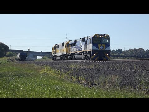 QB Grain With Loco GML10 CM3316 with Bell