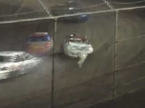 Modified Production: Darryl Etherden Loses a Wheel - Charlton Raceway