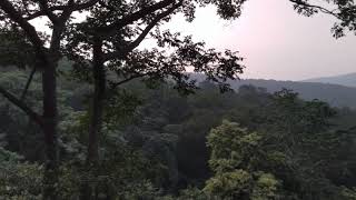 preview picture of video 'Climbing Netarhat hill station by cruiser car'