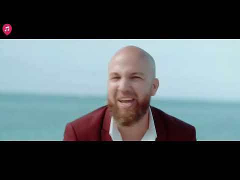 Roaming Band in Nice, France - The Globe Strollers