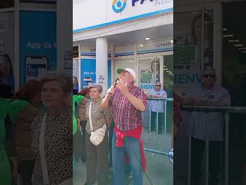 CRO. MIGUEL BERROTARÁN FRENTE A PAMI CÓRDOBA.