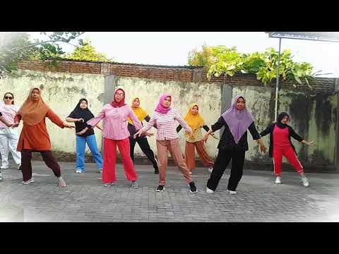 Janda Pirang Line Dance || Choreo by Harry Samana & Angela Liem || Demo SLD