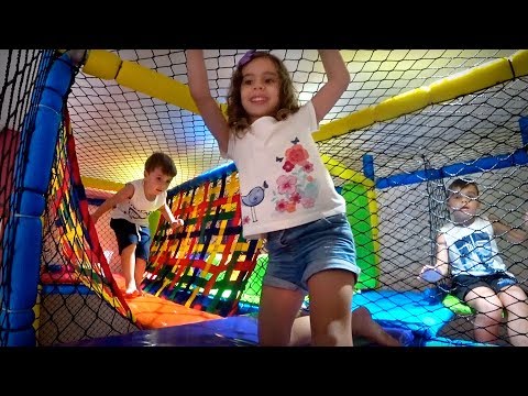 DIVERSÃO COM OS PRIMOS NO PLAYGROUND E SORVETE DE CHOCOLATE!! Daily Vlog de Férias Familia Brancoala