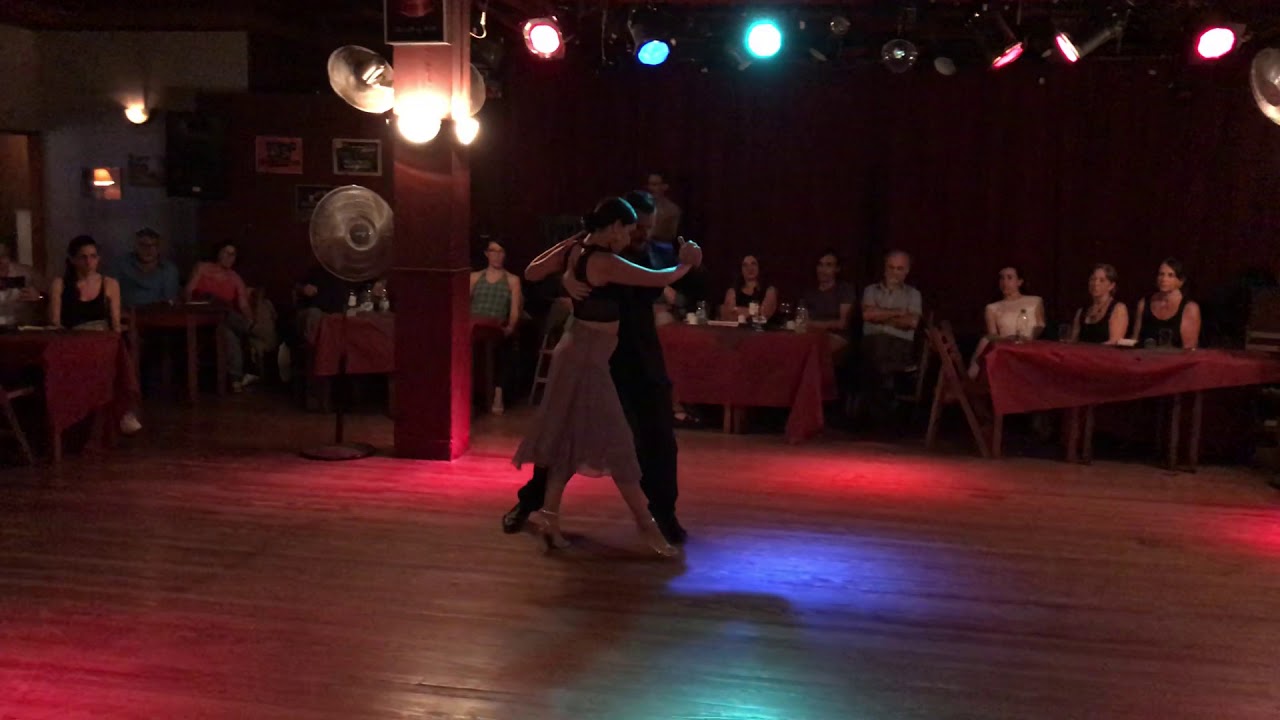 Adrián Luppi y Anita Escobar - 4 - "Jueves"