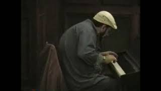 ROI MBLUL - Epistrophy (solo piano) - Colegio nacional- (Abril-2011).mp4