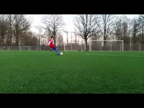 Vrije trap - Ahmet Gurbuz van Blauw Geel JO15-2