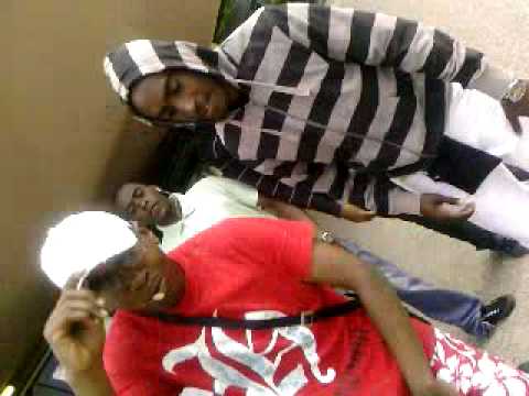 Reste en chien - CLIP OFFICIEL