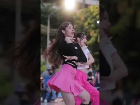 150722 [fancam] Mewyu DAISY DAISY cover Red Velvet-Feel My Rhythm @ Siam Square Walking Street