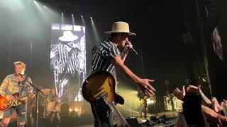 NEEDTOBREATHE Live: Feet, Don&#39;t Fail Me Now (iPhone XS Max Stereo 4K 60fps Concert Video)