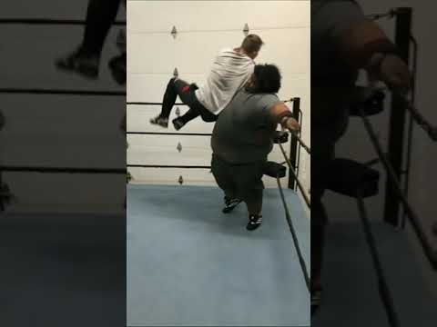 WWE fat guy Vs skinny #shorts