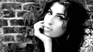 ► Amy Winehouse ❙❙ Close to the Front ◄