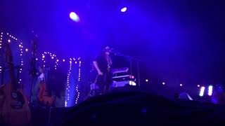 Tash Sultana&#39;s house rules- Live at the Fillmore in SF (10-21-17)