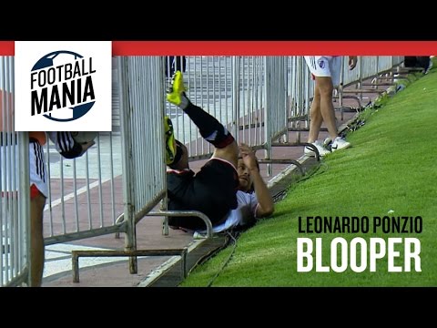 Leonardo Ponzio Blooper - Falls into Momunental Bars - Copa Sudamericana 2014