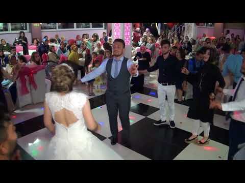 GELİN VE KARDEŞİ ERİK DALI ÜNYE