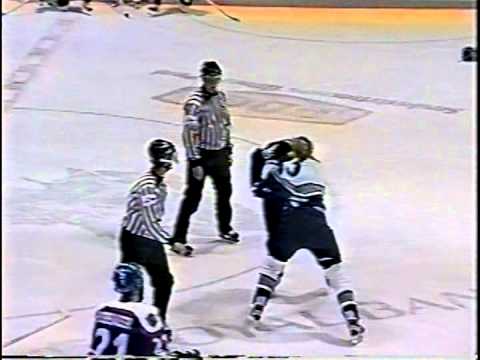 Derek Boogaard vs Matt Sommerfeld
