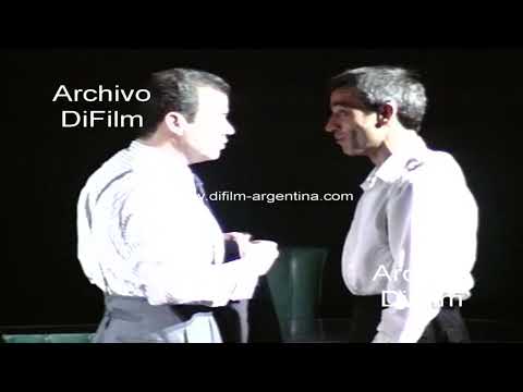 Imanol Arias actuando en la obra de teatro Caligula (Sin sonido) 1994