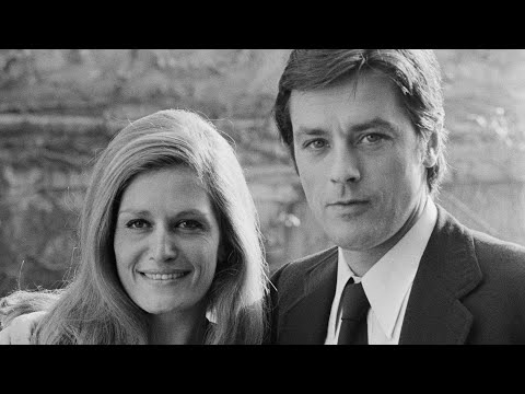 Alain Delon Carrière musicale avec Dalida, Shirley Bassey, Françoise Hardy et d'autres artistes