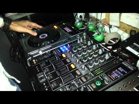 Shapeshifters - "Lola's theme" by Groovelyne