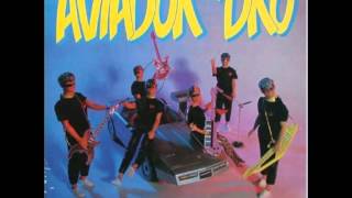 Aviador Dro - Ella Caza De Noche