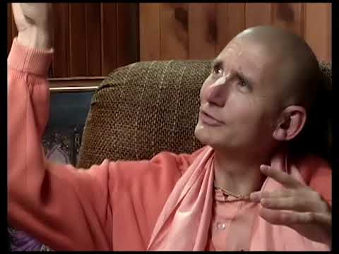HH Danavir Goswami Maharaj remembers Srila Prabhupada #srilaprabhupada #shorts
