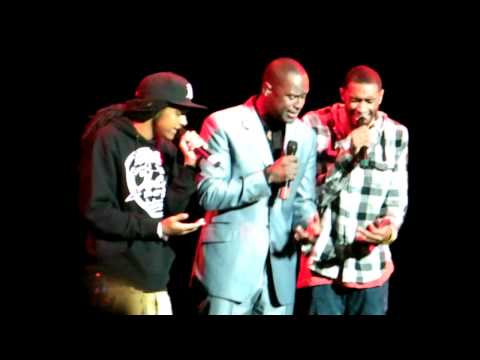 Brian McKnight and sons sing the National Anthem.MP4