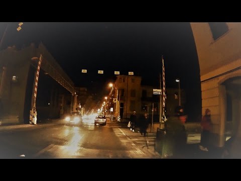 Nizza Monferrato e attraversamento passaggio a livello # railroad crossing # spoorwegovergang