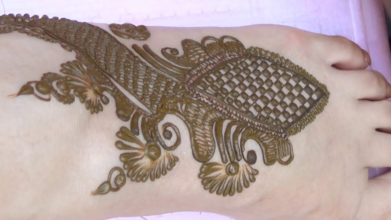 beautiful mehndi design for feet by mehndi artistica