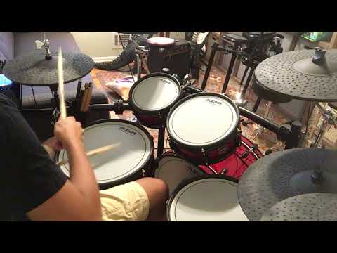 One of my favorite Lars Ulrich drum fills