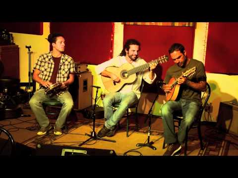 TRIO BRASILEIRO - VIBRAÇÕES (Jacob do Bandolim) - Douglas Lora, Dudu Maia & Alexandre Lora