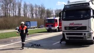 preview picture of video 'Unfall auf der A3 zwischen Hengersberg und Deggendorf am 26. März 2014'