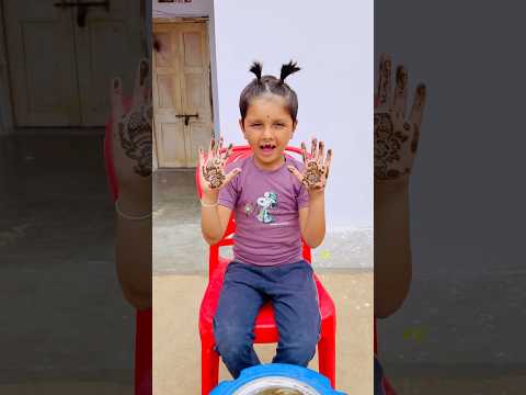 Yeshvi ki Mehndi kaisi lagi ❓￼