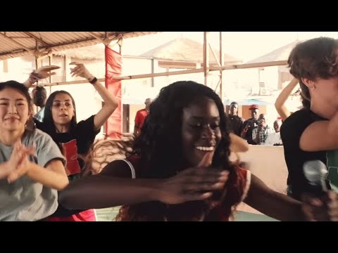 NOW UNITED À DAKAR MAGIC LAND BIG FREESTYLE AVANT LE SHOW