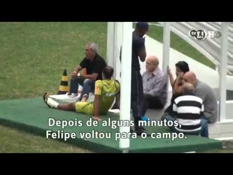 Flagra: Ronaldinho faz dois golaços, de calcanhar e por cobertura