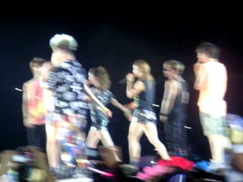 [mycam 120922 SMTown JKT] Super Junior ft. f(x) - Oops!