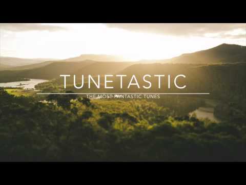 Packy - Step Back feat. Alexa Lusader