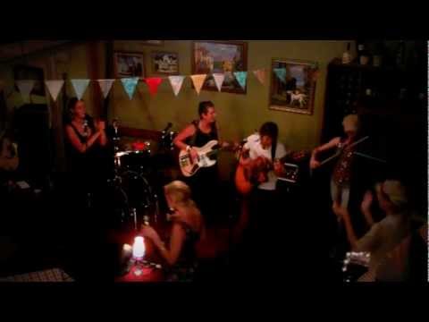 Julia Rose - Gina live @ The Loft, Gold Coast 2012 with a dancing Lani :)