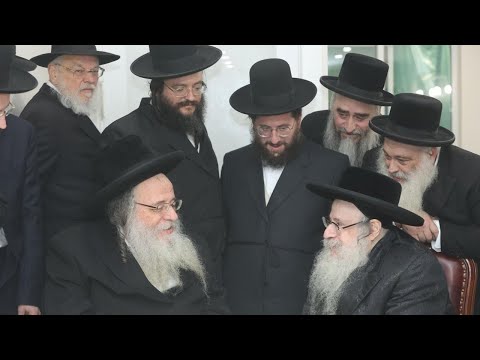 R' Shaul Alter Visits Sanz Klausenburg Rebbe | ראש הישיבה מגור עם האדמו"ר מצאנז קלויזנבורג שליט"א