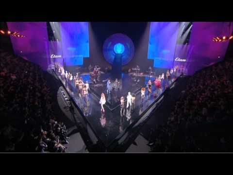 Mark Ronson & The Business Intl : Bang Bang Bang - LIVE @ Défilé Etam Lingerie 2011