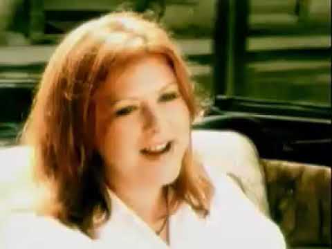 KIRSTY MAcCOLL Mambo De La Luna