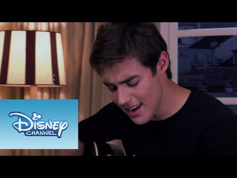 León canta ¨Podemos¨ | Momento Musical | Violetta