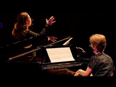 Gabriella Pace, soprano; Katia Baloussier, piano