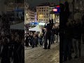 Achille Lauro canta "Notte prima degli esami" a Piazza di Spagna